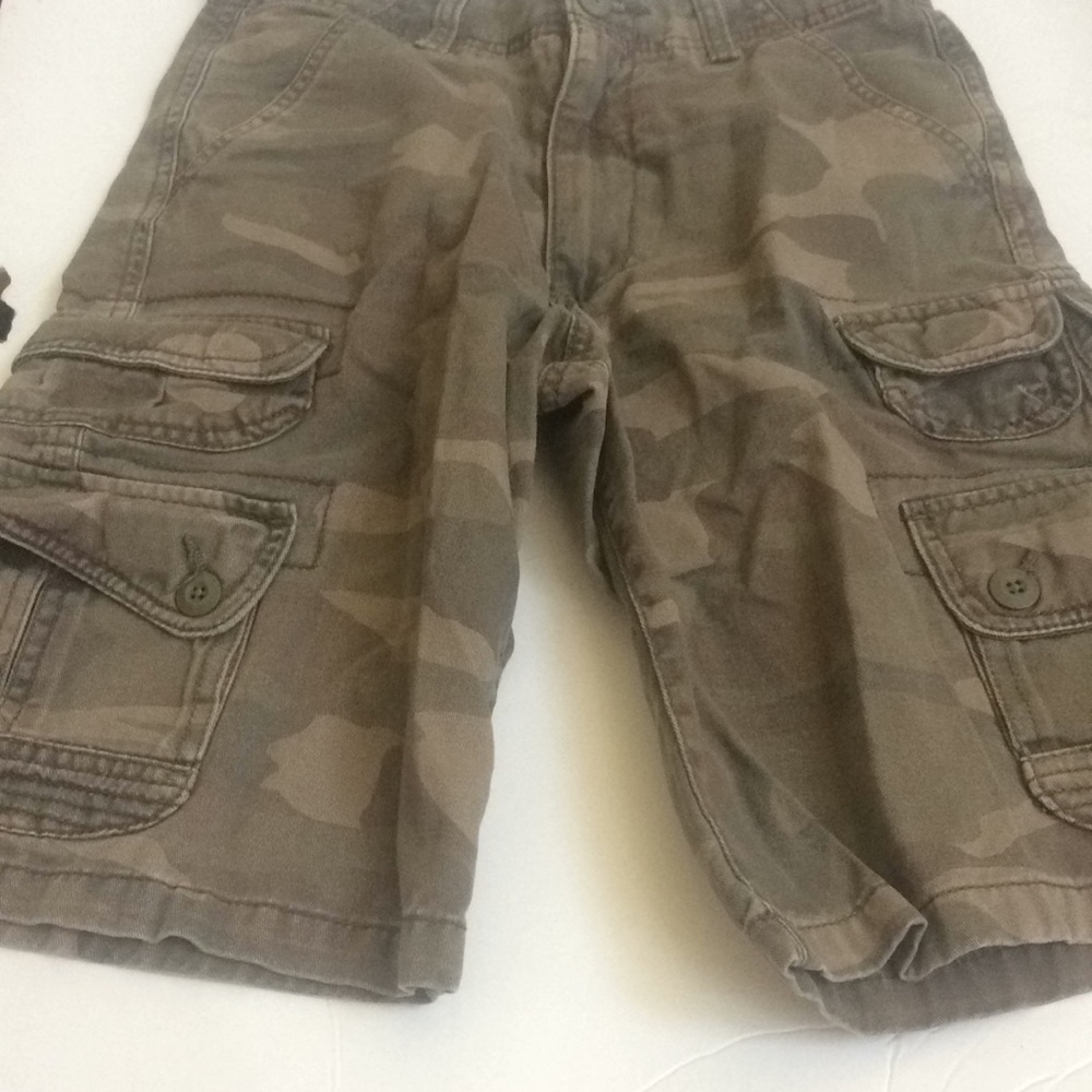 FINAL MARKDOWN Boys camo cargo shorts 10